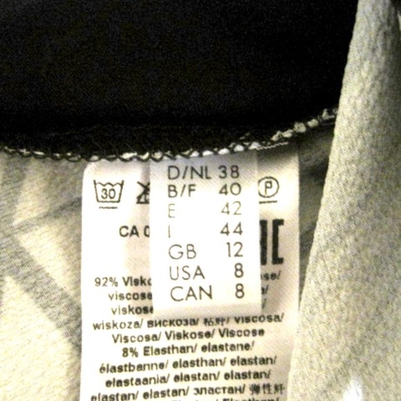 LeComte Printed Top - Picture 8 of 9